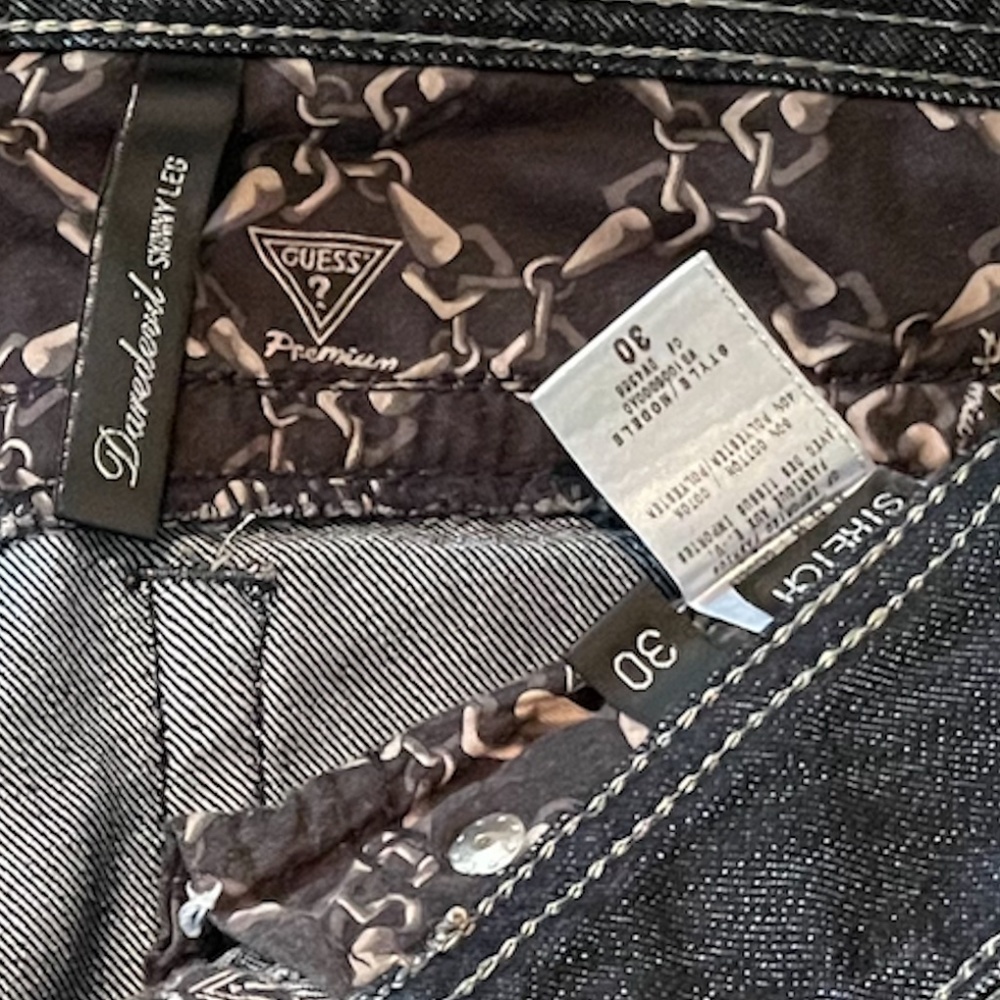GUESS PREMIUM Dark Wash Skinny Leg Jeans - Size 30 - Picture 9 of 9